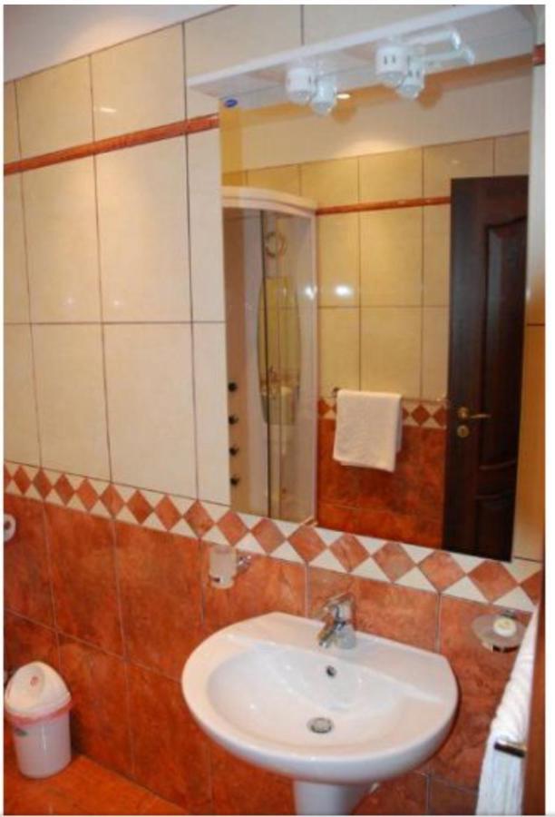 ホテル Casa Optima オラデア エクステリア 写真